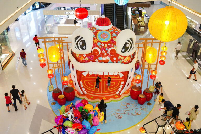 Magical Mid-Autumn atmosphere at Crescent Mall