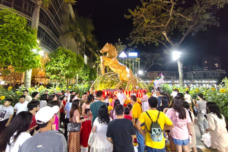Phu My Hung Flower Street 2026 Bustling With Spring Visitors